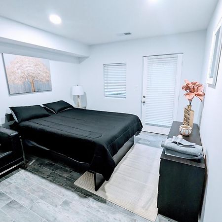 Luxurious 3 Bedroom Apt With A Beautiful Balcony Вашингтон Номер фото