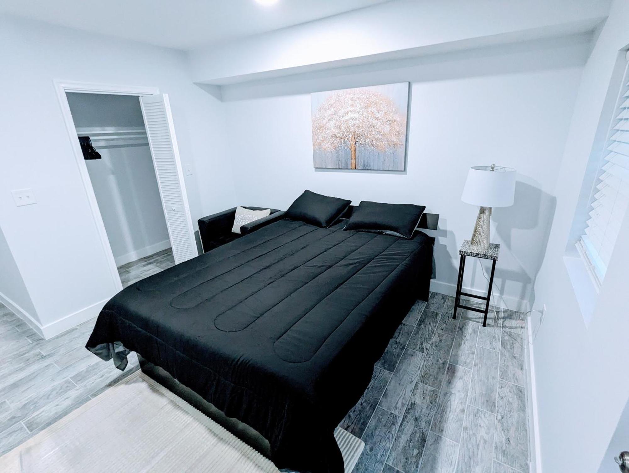 Luxurious 3 Bedroom Apt With A Beautiful Balcony Вашингтон Номер фото