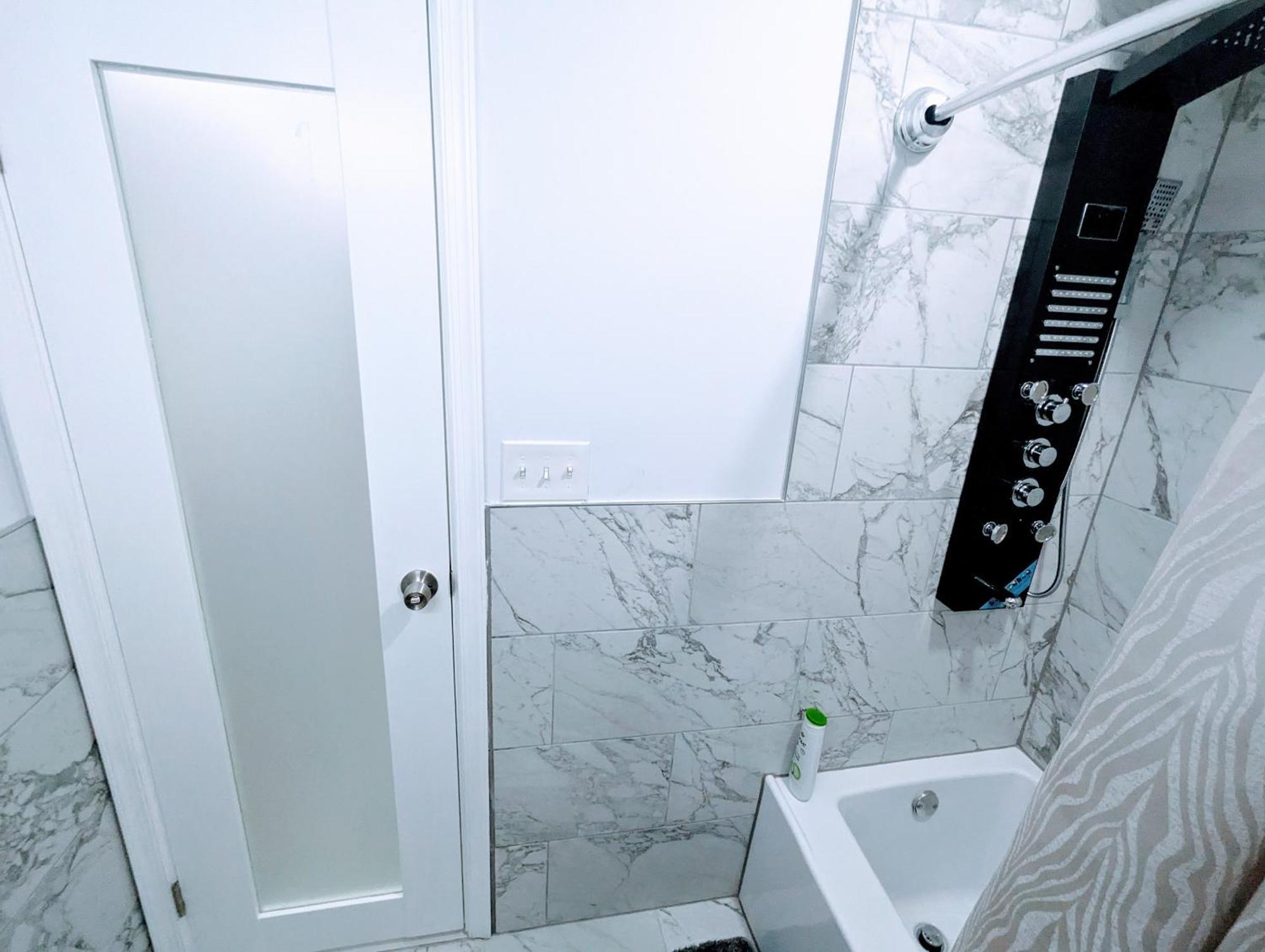 Luxurious 3 Bedroom Apt With A Beautiful Balcony Вашингтон Номер фото