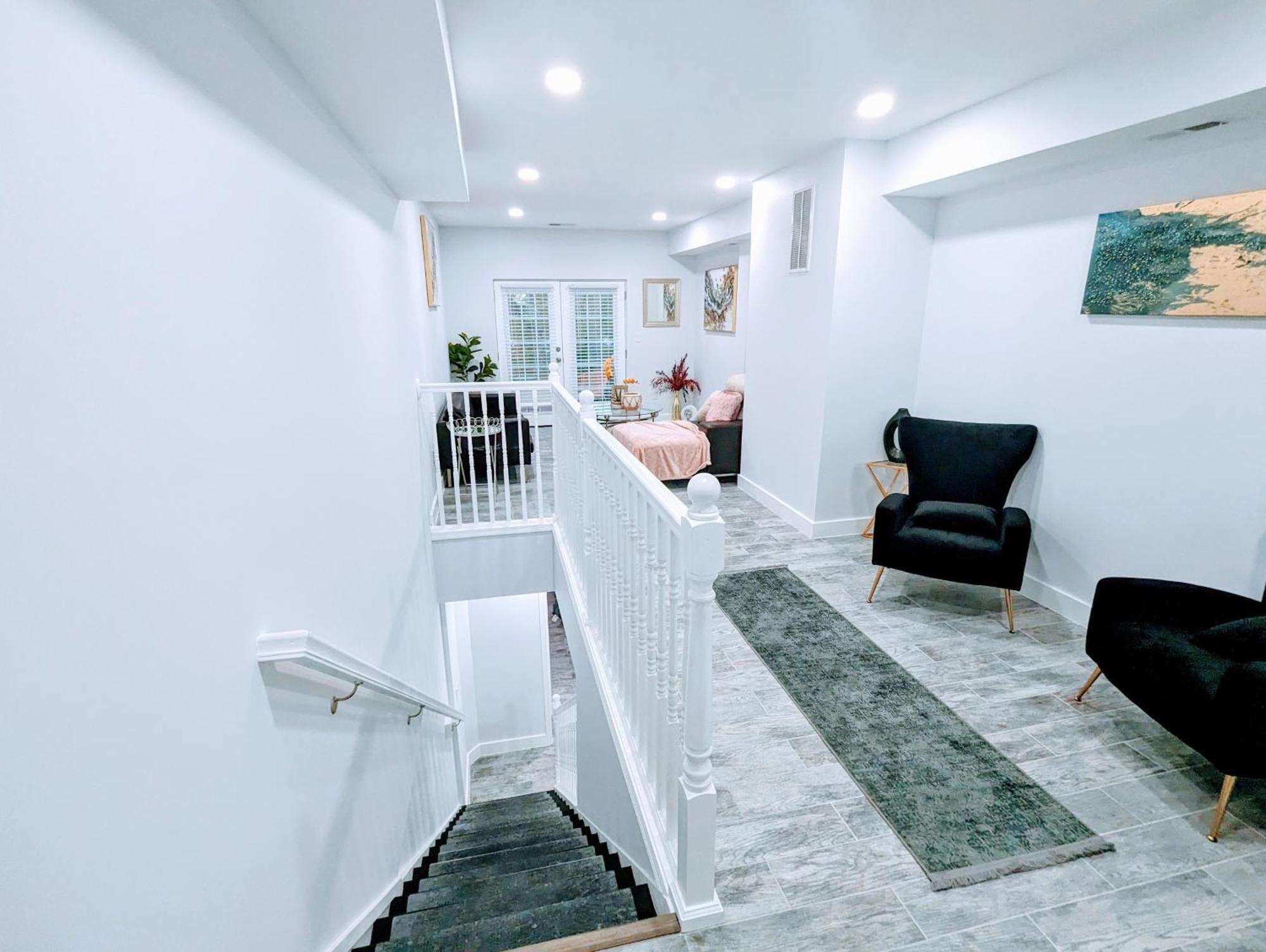 Luxurious 3 Bedroom Apt With A Beautiful Balcony Вашингтон Номер фото