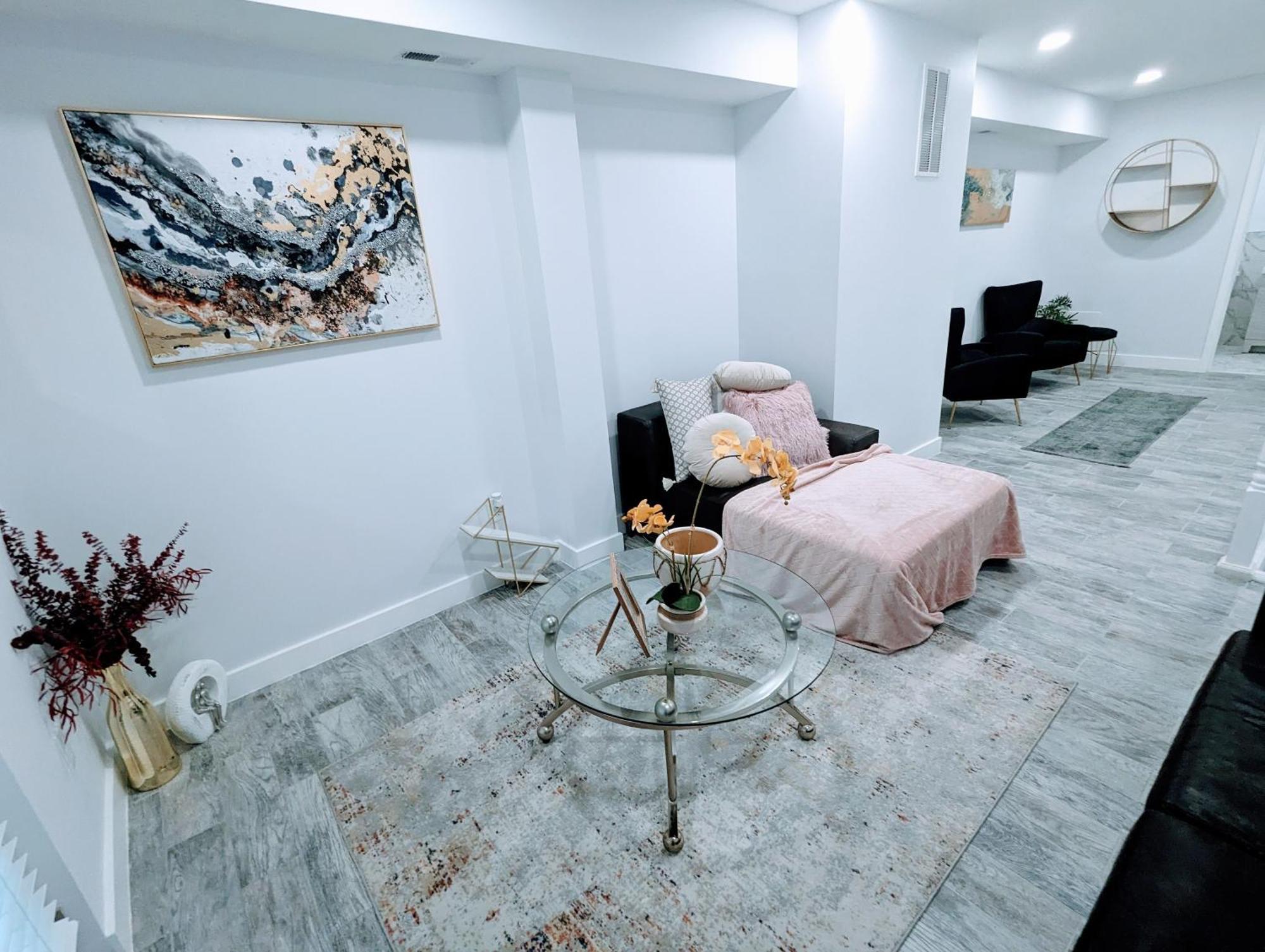 Luxurious 3 Bedroom Apt With A Beautiful Balcony Вашингтон Номер фото