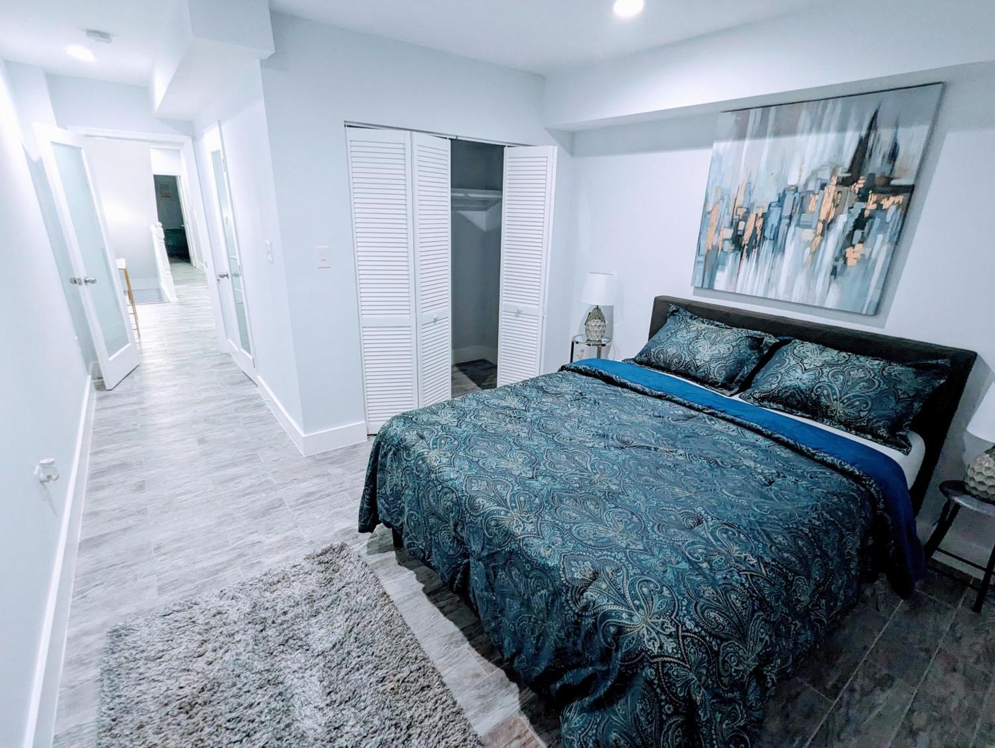 Luxurious 3 Bedroom Apt With A Beautiful Balcony Вашингтон Номер фото
